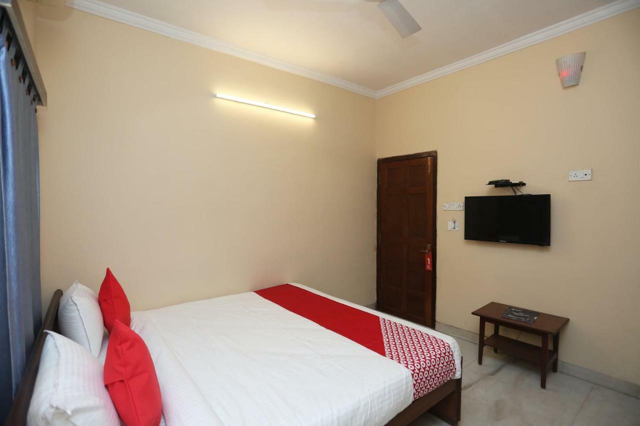 Oyo 29411 Hotel Vanshika Агра Экстерьер фото